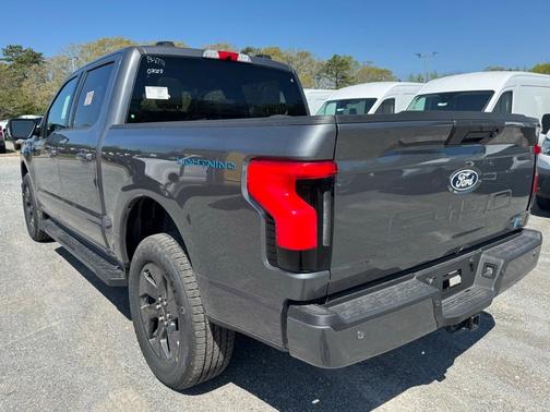 2025 Ford F-150 Lightning Flash