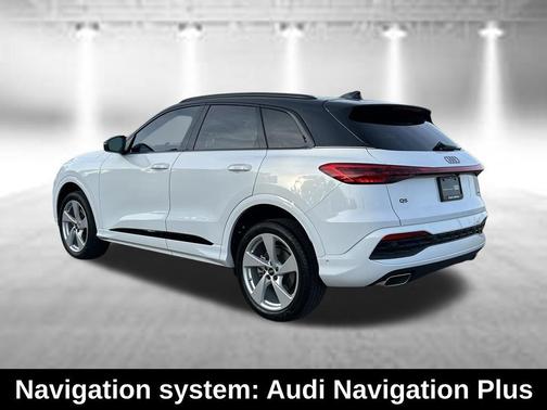 Glacier White Metallic 2025 Audi Q5 Premium Plus TFSI quattro S tronic