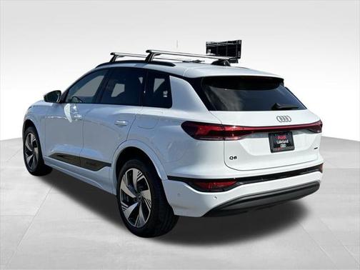 2025 Audi Q6 e-tron Premium Plus quattro