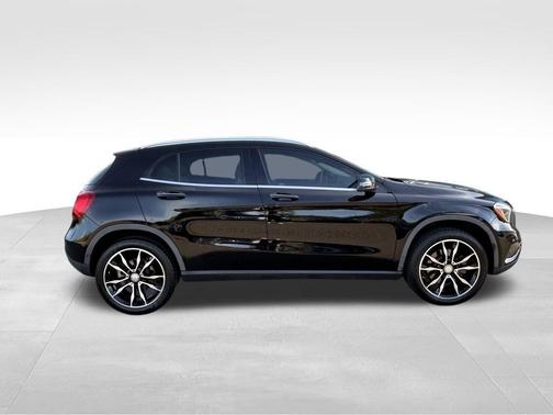 2017 Mercedes-Benz GLA 250 Base