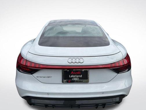 Suzuka Gray Metallic 2023 Audi e-tron GT Premium Plus quattro