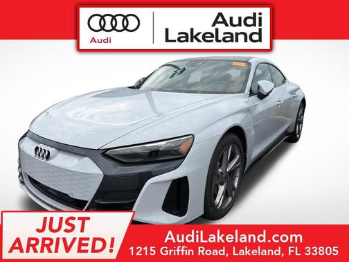 Suzuka Gray Metallic 2023 Audi e-tron GT Premium Plus quattro