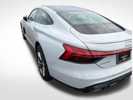 Suzuka Gray Metallic 2023 Audi e-tron GT Premium Plus quattro