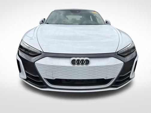 Suzuka Gray Metallic 2023 Audi e-tron GT Premium Plus quattro