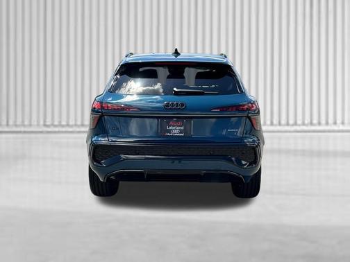 Malpelo Blue Metallic 2026 Audi Q3 TFSI quattro S tronic