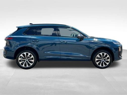 Malpelo Blue Metallic 2026 Audi Q3 TFSI quattro S tronic