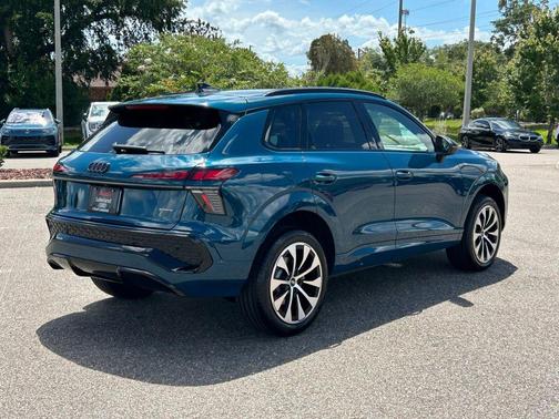 Malpelo Blue Metallic 2026 Audi Q3 TFSI quattro S tronic