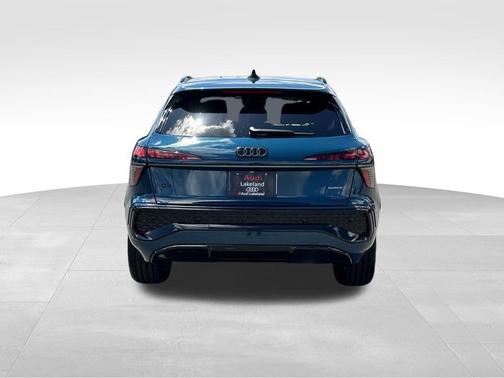 Malpelo Blue Metallic 2026 Audi Q3 TFSI quattro S tronic