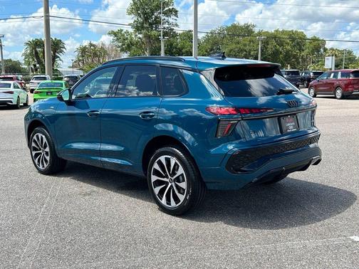 Malpelo Blue Metallic 2026 Audi Q3 TFSI quattro S tronic