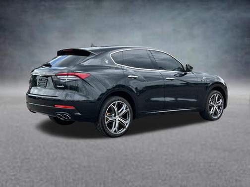 Nero Ribelle Metallic 2023 Maserati Levante GT