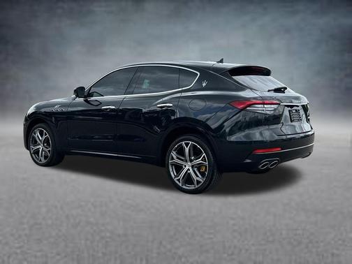 Nero Ribelle Metallic 2023 Maserati Levante GT