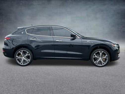 Nero Ribelle Metallic 2023 Maserati Levante GT