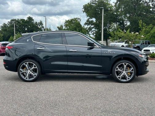 Nero Ribelle Metallic 2023 Maserati Levante GT