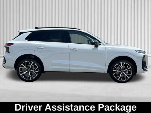 Glacier White Metallic 2026 Audi Q3 TFSI quattro S tronic