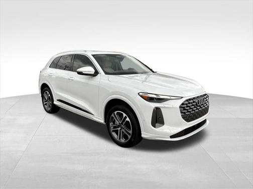 2025 Audi Q5 Premium