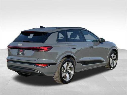 2025 Audi Q6 e-tron Prestige quattro