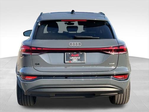 2025 Audi Q6 e-tron Prestige quattro