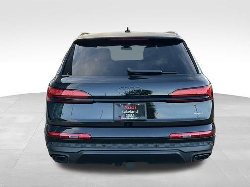 2026 Audi Q7 45 Premium