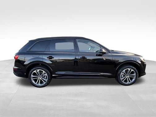 2026 Audi Q7 45 Premium