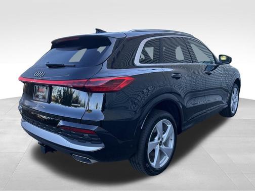 2025 Audi Q5 Premium Plus TFSI quattro S tronic