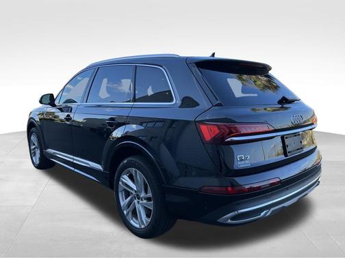 2023 Audi Q7 55 Premium Plus