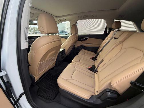 2023 Audi Q7 55 Prestige