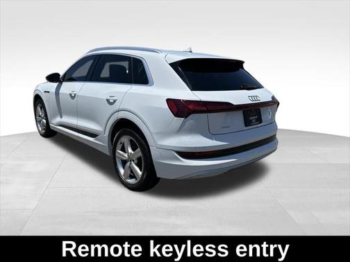 2019 Audi e-tron Premium Plus