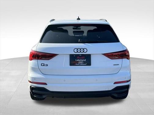 2025 Audi Q3 Premium 45 TFSI S line quattro Tiptronic