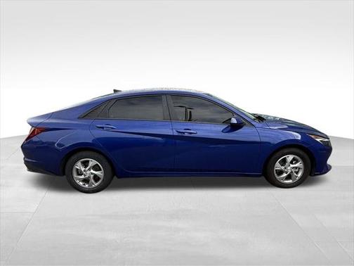 2021 Hyundai ELANTRA SE