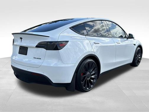 2022 Tesla Model Y Performance Dual Motor All-Wheel Drive
