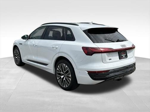 2024 Audi Q8 e-tron Premium Plus