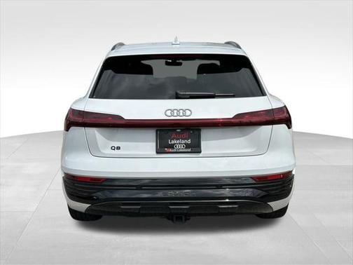 2024 Audi Q8 e-tron Premium Plus