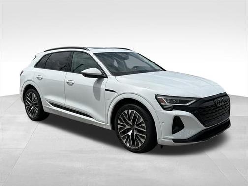 2024 Audi Q8 e-tron Premium Plus