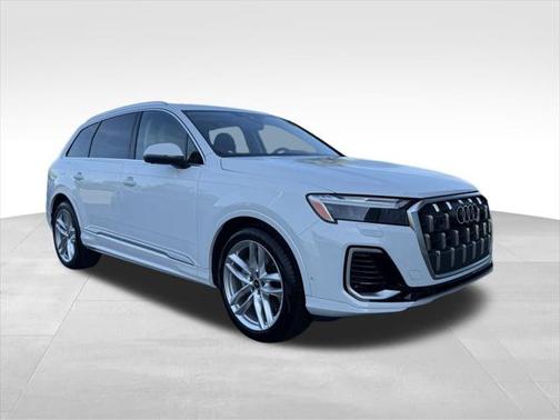2025 Audi Q7 55 Premium Plus