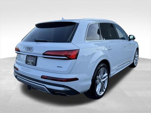 2025 Audi Q7 55 Premium Plus