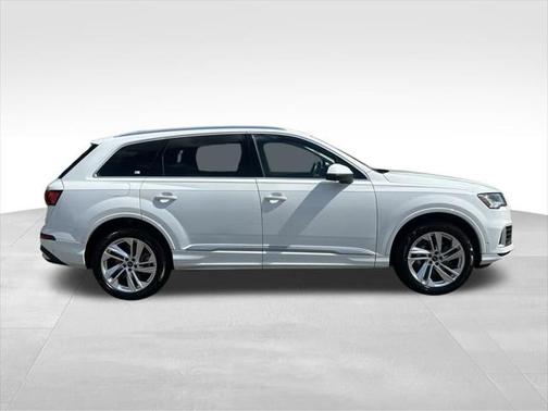 2024 Audi Q7 55 Premium Plus
