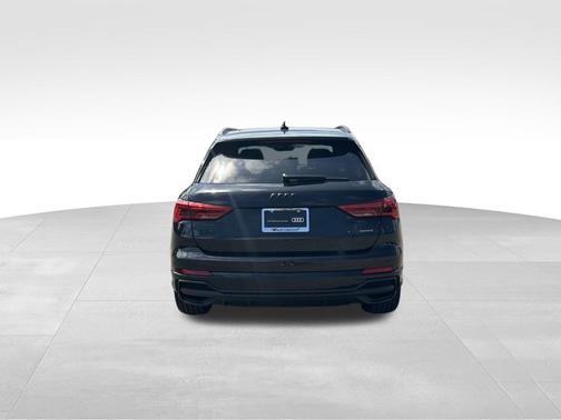 Mythos Black Metallic 2025 Audi Q3 Premium 45 TFSI S line quattro Tiptronic