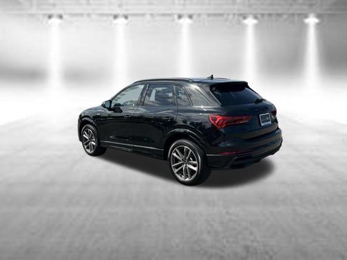 Mythos Black Metallic 2025 Audi Q3 Premium 45 TFSI S line quattro Tiptronic