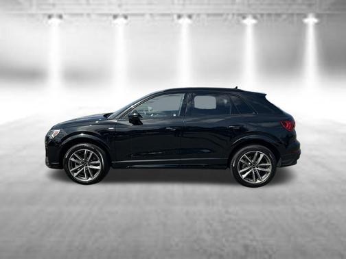 Mythos Black Metallic 2025 Audi Q3 Premium 45 TFSI S line quattro Tiptronic