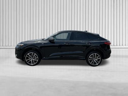 Mythos Black Metallic 2026 Audi Q5 Sportback Premium Plus TFSI quattro S tronic