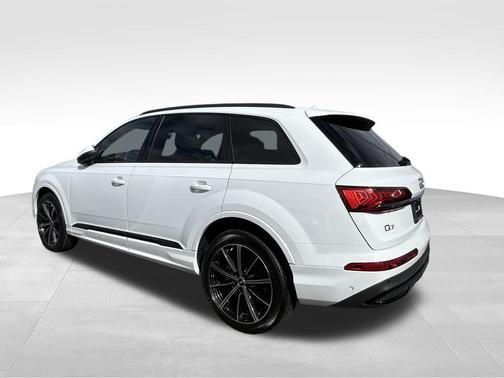 2024 Audi Q7 55 Premium Plus
