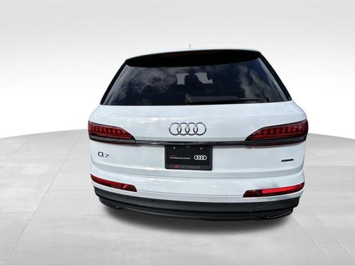 2024 Audi Q7 55 Premium Plus