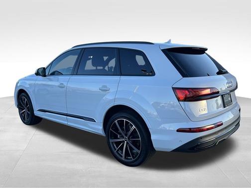 2024 Audi Q7 55 Premium Plus