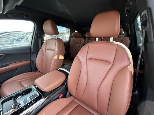 2024 Audi Q7 55 Premium Plus