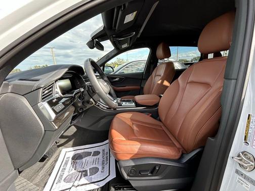 2024 Audi Q7 55 Premium Plus