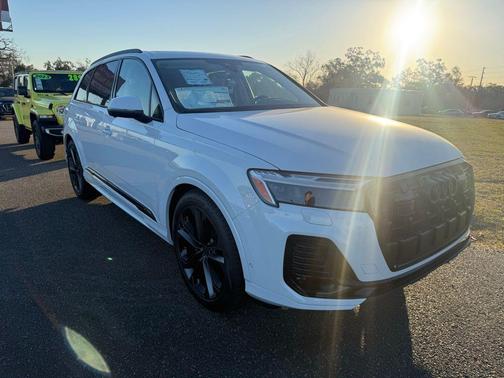 2026 Audi Q7 55 Premium Plus