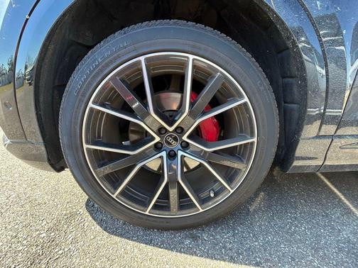 2023 Audi Q8 55 Premium Plus