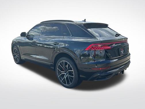2023 Audi Q8 55 Premium Plus