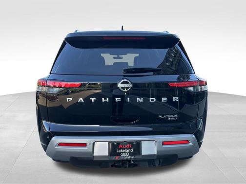 2023 Nissan Pathfinder Platinum 4WD