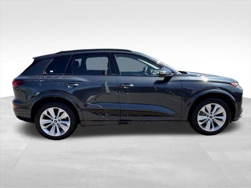 2025 Audi Q6 e-tron Premium